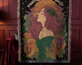 Coperta tessuta della mistica dea del Leone, arazzo con leone stregonesco, coperta con frange "Fidarsi della propria magia", regalo a tema astrologico.