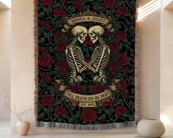 Manta tejida personalizada con pareja de esqueletos góticos / Manta romántica con estampado floral oscuro