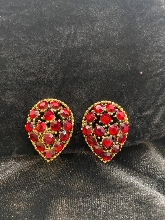 Signed Weiss Ruby Red Rhinestone Earrings • Vinta… - image 2