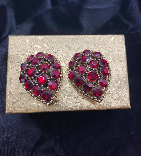 Signed Weiss Ruby Red Rhinestone Earrings • Vinta… - image 7