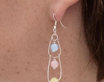 Orecchini pendenti in giada pastello • Gioielli pendenti in argento con filo metallico