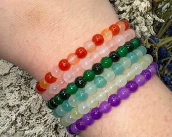 Bracciale elastico con perline di vetro colorate / Impilabile / Fatto a mano da un'azienda di proprietà di una mamma