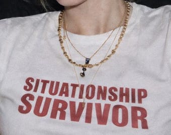 Camiseta para supervivientes de relaciones informales / Regalo divertido para ella tras una ruptura / Camiseta irónica para mujer sobre la vida de soltera