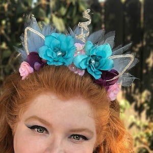 Unicorn Headband Flower Crown, Unicorn Halloween Costume Adult Headband, Unicorn Horn Headband with Flowers, Unicorn Crown Tiara
