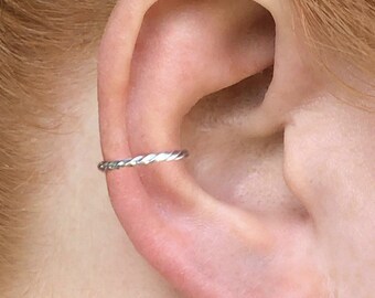 Twisted Conch Hoop, Silver Twisted Ear Cuff, Silver Ear Hoops, Cartilage Earring, Fake Piercing, Cartilage Earcuff, Fake Conch Piercing