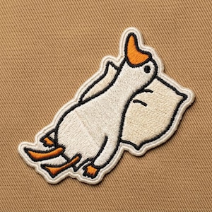 Sleeping Goose Embroidered Patch, Funny Lazy Duck on Pillow Iron On Applique, Cute Tired Animal Sew On Badge for Backpack & Jacket