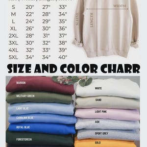 Puede incluir: Se muestra una sudadera unisex Gildan 18000 de color arena, con una tabla de tallas que muestra las medidas en pulgadas. La tabla incluye tallas de la S a la 5XL, con medidas de ancho, largo y manga. Se incluye una tabla de colores.