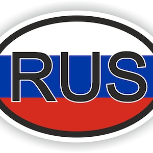 Puede incluir: Una pegatina ovalada blanca con un borde negro y los colores de la bandera rusa: rojo, azul y blanco. Las letras "RUS" están en negro y centradas en la bandera.