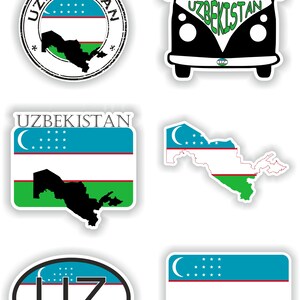 Może przedstawiać: Kolekcja naklejek z motywem Uzbekistanu. Projekty obejmują flagę Uzbekistanu, kontur mapy i słowo "Uzbekistan" w różnych czcionkach. Jedna naklejka przedstawia czarno-białego vana z napisem "Uzbekistan" w kolorze zielonym.