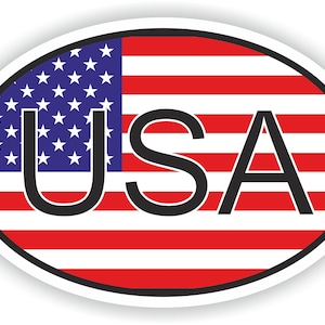 Puede incluir: Pegatina ovalada con un diseño de bandera estadounidense roja, blanca y azul. La palabra "USA" está impresa en letras negras sobre la bandera.