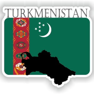 Może przedstawiać: Naklejka z flagą Turkmenistanu, z zielonym tłem, czerwonym paskiem z tradycyjnymi wzorami turkmeńskimi, półksiężycem i pięcioma białymi gwiazdami oraz czarnym obrysem kształtu kraju.