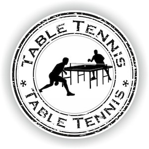 Può includere: Illustrazione in bianco e nero di due persone che giocano a ping pong. L'immagine è in un cerchio con le parole "TABLE TENNIS" intorno.