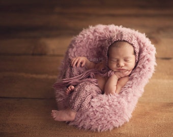 PDF Knitting Pattern - newborn photography Elijah_Cable_pants and bonnet set #100