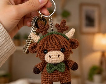 Highland Cow Crochet Keychain, Reindeer Cow Amigurumi Keyring, Christmas Cow Bag Charm, Handmade Crochet Gift, Cute Holiday Stocking Stuffer