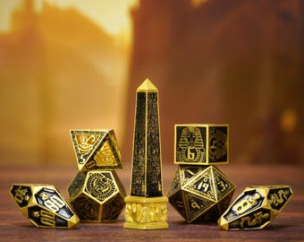 Set di dadi Neteru dell'antico Egitto - Dadi in metallo per giochi di ruolo con trono, altare e scatola a forma di piramide