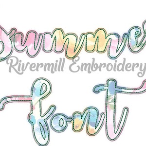 Puede incluir: Diseño de bordado "Summer Font" con un patrón floral en rosa, azul, amarillo y verde. El diseño dice "Summer Font" con una fuente cursiva.