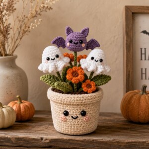 Halloween Crochet Flower Pot, Cute Ghost and Purple Bat Bouquet, Handmade Spooky Decor, Kawaii Fall Desk Gift