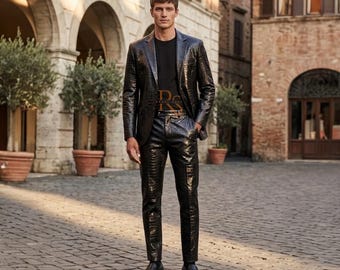 Traje de hombre de piel de cordero auténtica con relieve de cocodrilo / Conjunto de chaqueta y pantalón de lujo en color negro.