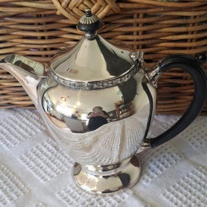 Vintage, 1930s-40's Du Barry silverplated  art deco teapot with bakelite handle and knob finials (15 cms high, 12cms)