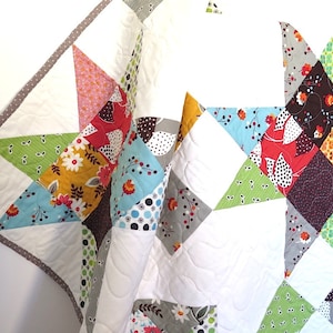 Patchwork Star Quilt: Modern Geometric Throw with Fleece Back