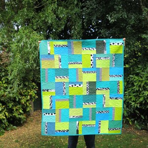 Baby quilt, modern geometric quilt, boy quilt, crib quilt, patchwork quilt, wall hanging, solids blue, green, turquoise image 4