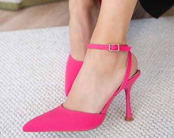 Zapatos de tacón de aguja fucsia con tira trasera, zapatos de tacón escultural rosa intenso con punta afilada y correa al tobillo para mujer, calzado de noche minimalista y atrevido, tacones de fiesta.
