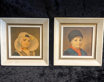 Para holenderskich portretów chłopca i dziewczynki w stylu vintage, 15x15 cm, z połowy XX wieku, z nowoczesnej galerii Kunsthandel w Den Haag, z tradycyjną grafiką ludową w technice offsetowej