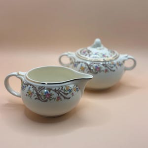vintage 1945 Taylor Smith Ensemble de pot à crème et sucrier Taylor, motif 1631, bordure à volutes