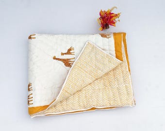 Handgemachter Baby Quilt | Leichte Kinderdecke aus Baumwolle | Blumendruck Jaipuri Mazedonien