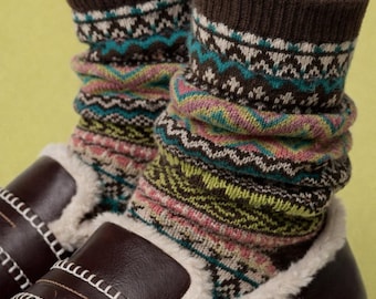 Roliga strumpor för kvinnor | Traditionella geometriska stickade strumpor | Lekfull och fräck present | Färgglada strumpor | Djärva färger | Måste ha för vinter eller vår