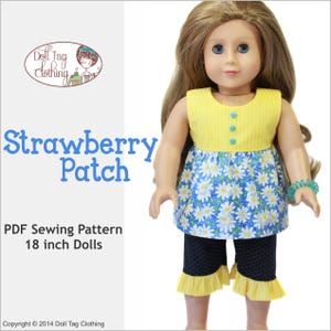 Peut inclure: Un patron de couture PDF pour confectionner des vêtements pour poupées de 45 cm. Le patron s'appelle "Strawberry Patch" et présente une poupée portant un haut rayé jaune et blanc, une jupe florale bleu et blanc et un legging noir et blanc avec un volant jaune.