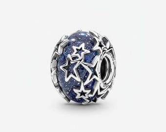 Berloque em prata de lei 925 com vidro Murano azul galáxia e várias estrelas, compatível com Pandora.