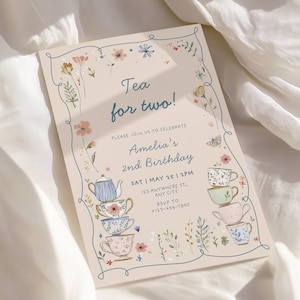 Invitación de cumpleaños para fiesta de té para niña, Dos para la fiesta de té, Fiesta rosa con flores silvestres en jardín, Canva editable (Descarga digital)