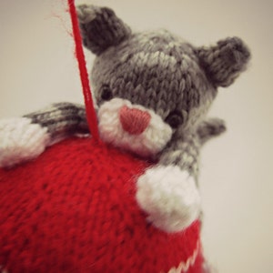 PATTERN ONLY Swinging Kitty Ornament PDF knitting instructions-instant download image 1