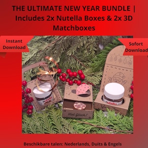 Könnte beinhalten: Ein Neujahrs-Bundle mit zwei Nutella-Gläsern in dekorativen Schachteln und zwei 3D-Streichholzschachteln. Das Bild enthält den Text "THE ULTIMATE NEW YEAR BUNDLE" und "Instant Download". Die Schachteln sind mit roten Beeren und Grün geschmückt.