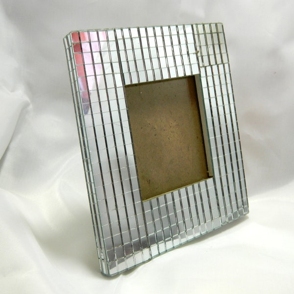 Mirrored picture frame