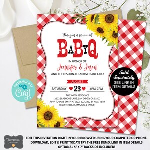 Może przedstawiać: Zaproszenie na baby shower w czerwono-białe kraty z motywem słonecznik&oacute;w. Zaproszenie zawiera napis: "Dołącz do nas na Baby Q z okazji Jennifer & Jason i ich nadchodzącego dziecka!" Data: 23 sierpnia, godz. 16:00-19:00. Rezydencja Smith znajduje się przy 2222 Seashore Lane, San Diego, CA 92102. Prosimy o potwierdzenie obecności do 15 sierpnia u Jane Smith pod numerem (222) 222-2222. Lista prezent&oacute;w dostępna na Amazon & Target.