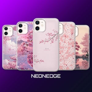 Könnte beinhalten: Fünf Handyhüllen mit rosa Blumendesigns. Die Hüllen zeigen Kirschblütenzweige, Landschaften und Wolkenmuster. Der Text "さくら / sakura/" ist auf einer Hülle aufgedruckt. Der Markenname "NEONEDGE" ist unten aufgedruckt.