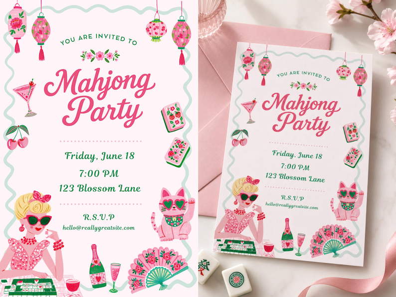 Op de afbeelding: Een rechthoekige uitnodigingskaart met een lichtroze achtergrond en een golvende groenblauwe rand. De tekst luidt "You are invited to Mahjong Party", "Friday, June 18", "7:00 PM", "123 Blossom Lane" en "R.S.V.P hello@reallygreatsite.com". Illustraties bevatten roze lantaarns, kersen, een cocktail, mahjongtegels, een persoon met blond haar en een zonnebril, een roze kat met hartvormige bril, een champagnefles en een bloemenwaaier.