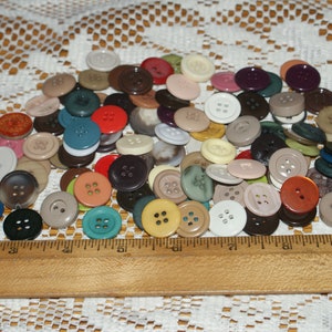 Bulk 100 Mix Color 3/4 Inch to 7/8"  Buttons  Never used buttons Lot # 2306 Like New  buttons counted out in pairs