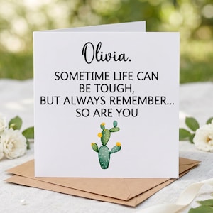 Regalo per un'amica - Biglietto di incoraggiamento personalizzato, "Ti penso", biglietto in carta kraft con cactus, nome personalizzato, biglietto di incoraggiamento "Rimani forte" per lei