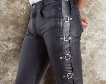 Pantaloni da uomo in pelle nera con cinturini con fibbia – Vestibilità regolare Pantaloni da motociclista Pantaloni gotici punk Jeans in pelle da motociclista Moda streetwear