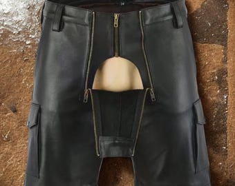 Pantaloncini utility in pelle nera con cerniera, stile alternativo