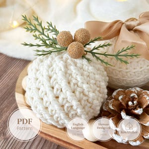 Christmas Ornament Crochet Pattern | Modern Xmas Tree Bauble PDF | Festive Winter Holiday Decor Tutorial