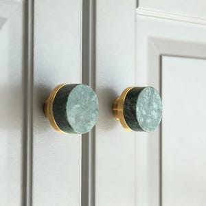 Marmeren kastknop: elegant messing handvat voor ladekast