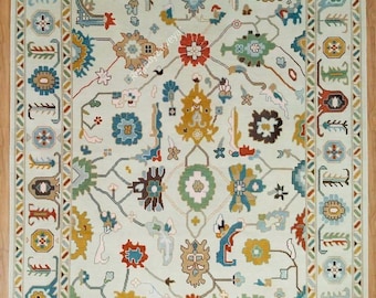 Alfombra estilo Oushak color marfil / Diseño turco floral multicolor