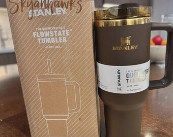Vaso Stanley Chocolate Gold Quencher de 40 oz Flowstate H2.0 sellado de fábrica