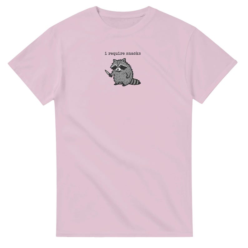 Divertida camiseta de mapache con el meme "Necesito bocadillos" Regalo para ella Linda camiseta de mapache Camiseta de mujer imagen 8