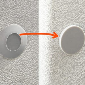 Tampas e ganchos reutilizáveis para parafusos de fixação de autocaravanas Hymer Adria, nas cores cinza, branco e preto.