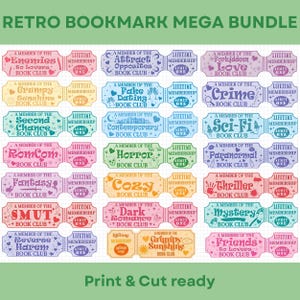 Puede incluir: Un conjunto de marcapáginas retro coloridos con varios temas de clubes de lectura, incluyendo "Enemies to Lovers", "Horror" y "Mystery". Cada marcapáginas presenta un diseño de boleto con las palabras "Membresía de por vida".